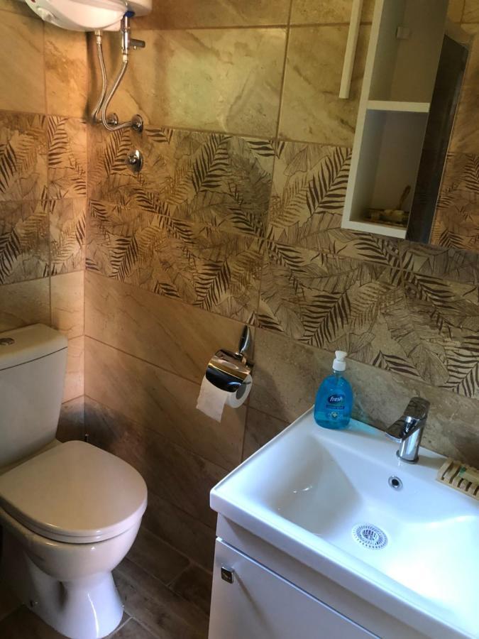 Tilia Cottage Banjska Stena ميترفاتس المظهر الخارجي الصورة